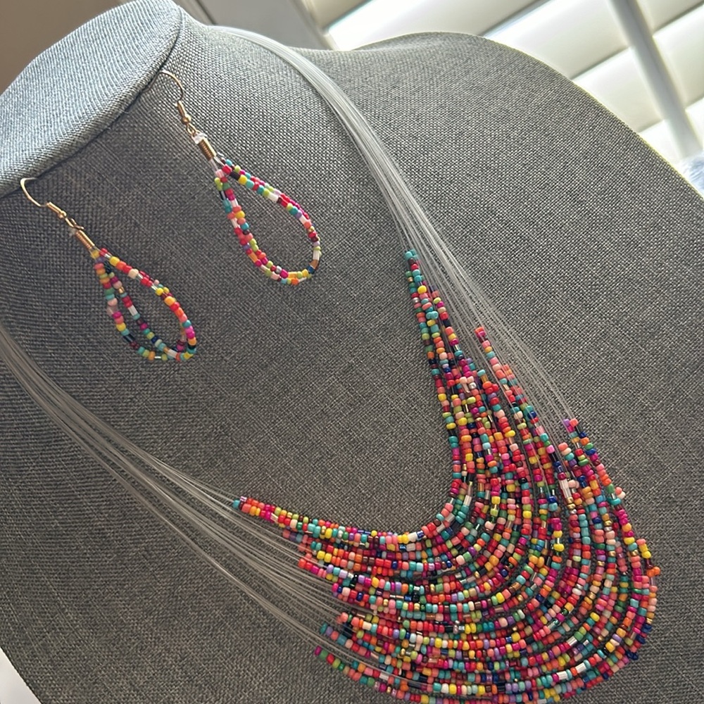 NEW Set of beaded earrings and necklace
